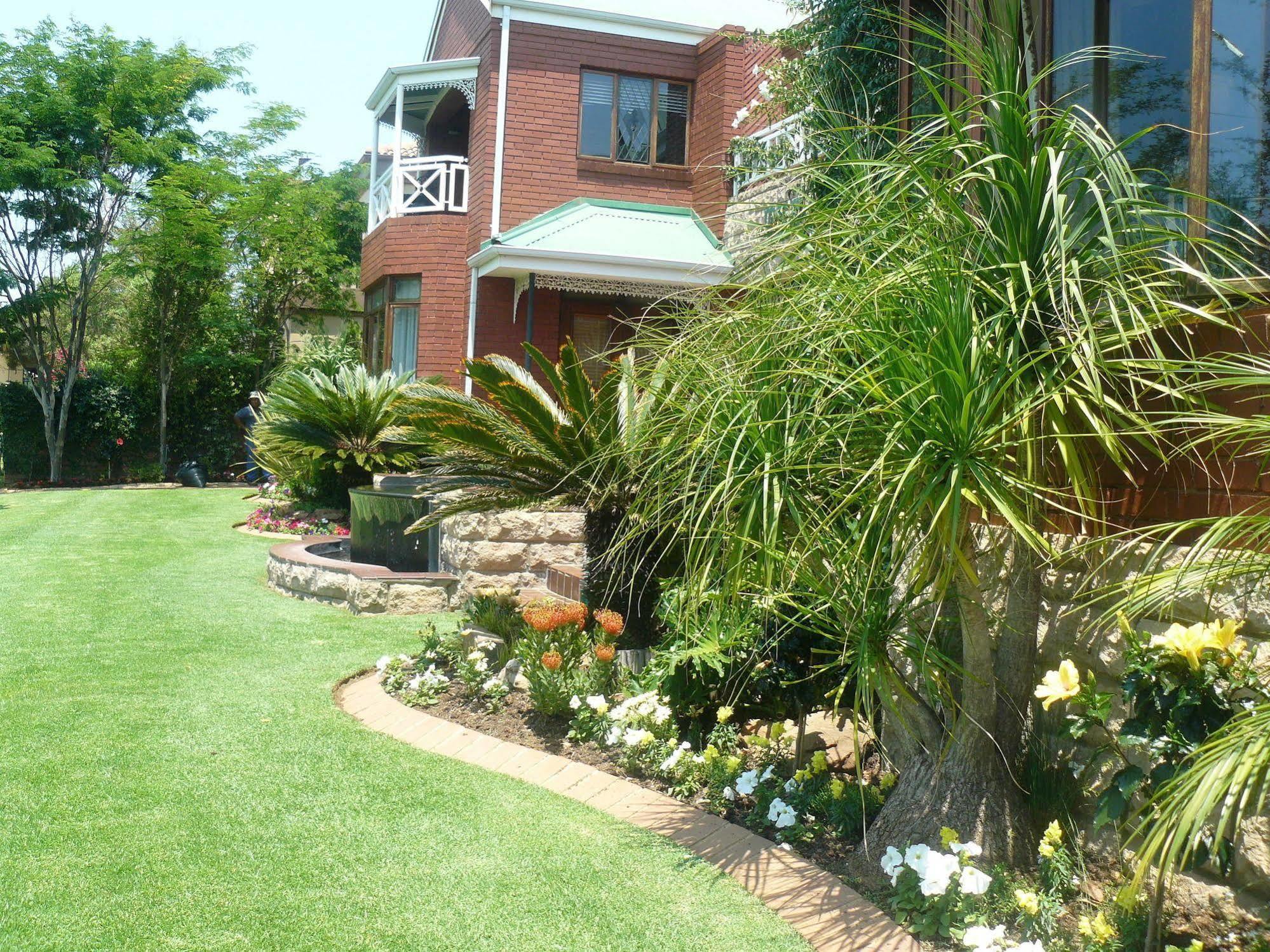 The Woodpecker Inn Pretoria-Noord Exterior foto
