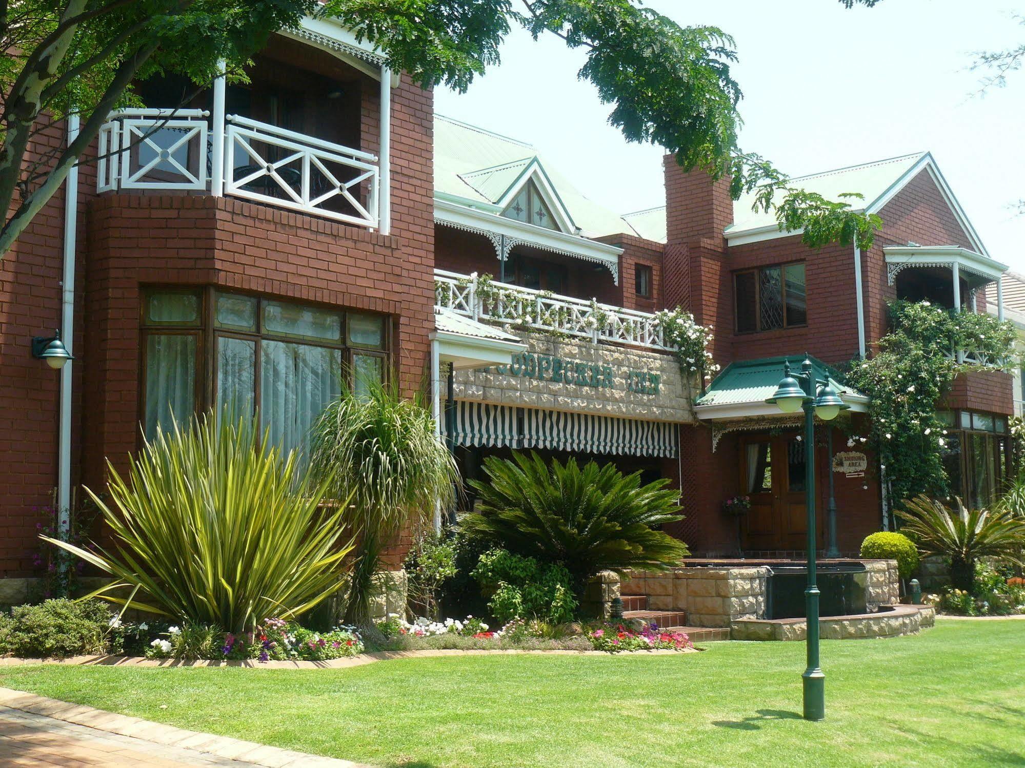 The Woodpecker Inn Pretoria-Noord Exterior foto